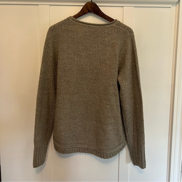 Women’s Medium Suzy Shier Green Sweater - Picture 6 of 8